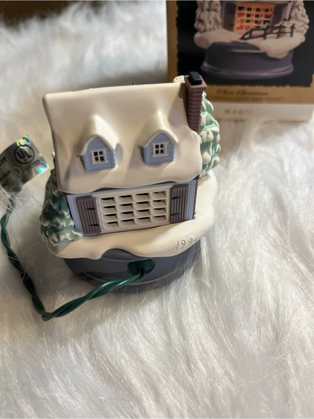 Hallmark 1994 Light and Sound White Christmas Ornament